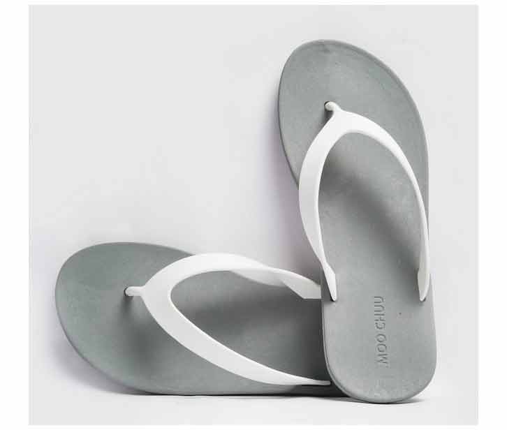 Flippy grey sole white strap